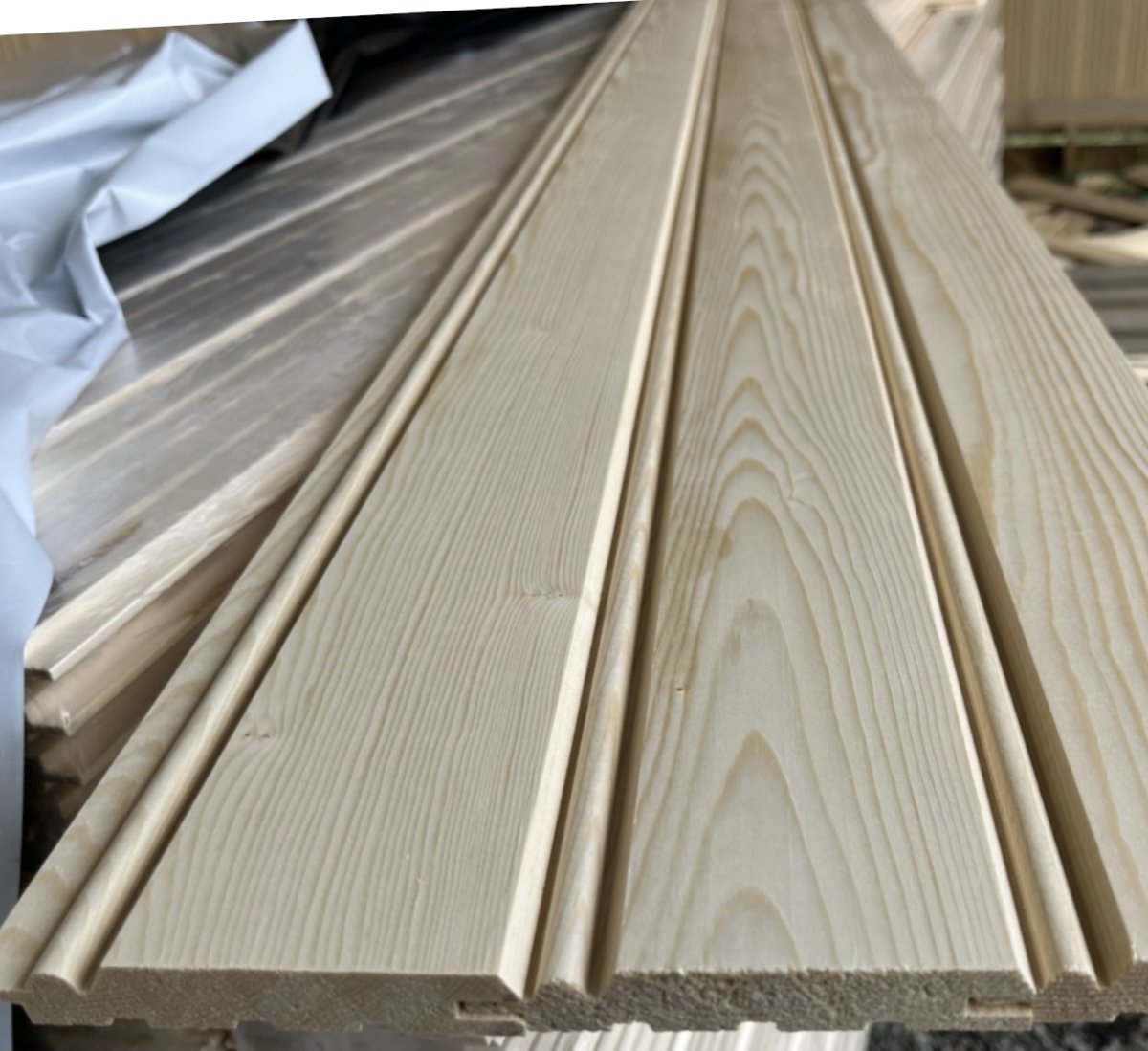 Helmipaneeli 15×95-120x3300mm puuvalmis-valkoinen - Image 4